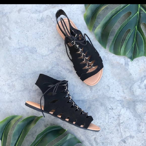 🖤1 SIZE 6 LEFT! BLACK VEGAN SUEDE LACE UP SANDLES - Picture 3 of 3